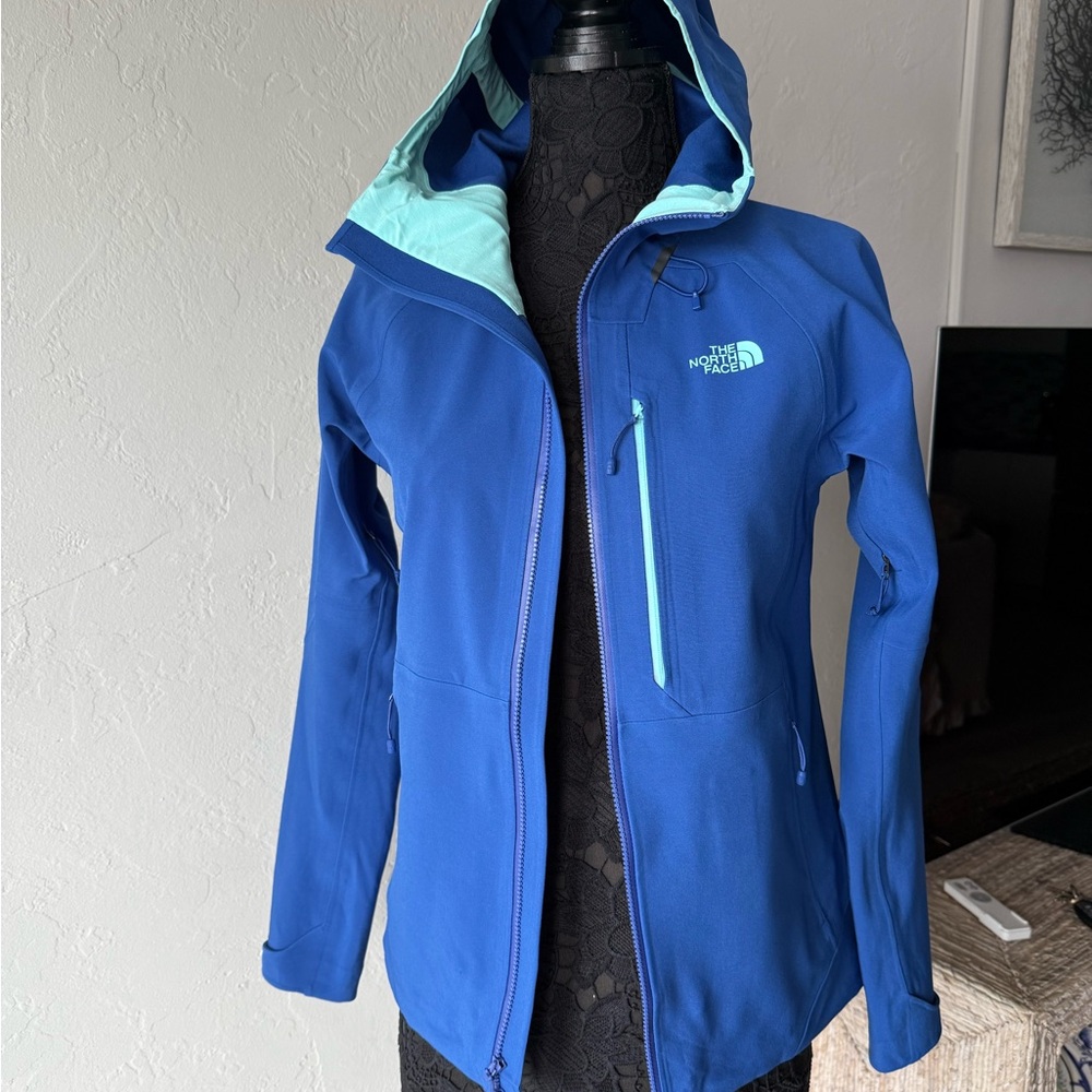 The North Face Women's Vibrant Blue Ski Jacket size S